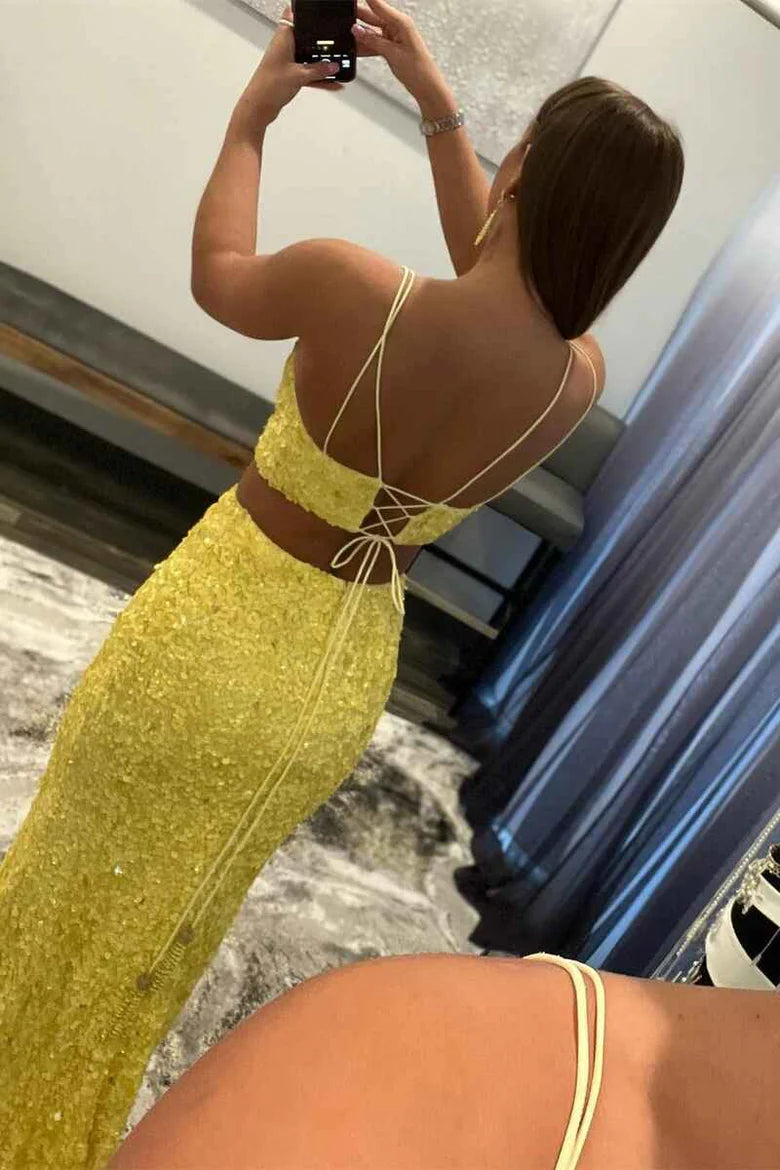 Vestido de fiesta largo de dos piezas con lentejuelas, tirantes finos y espalda descubierta con abertura
